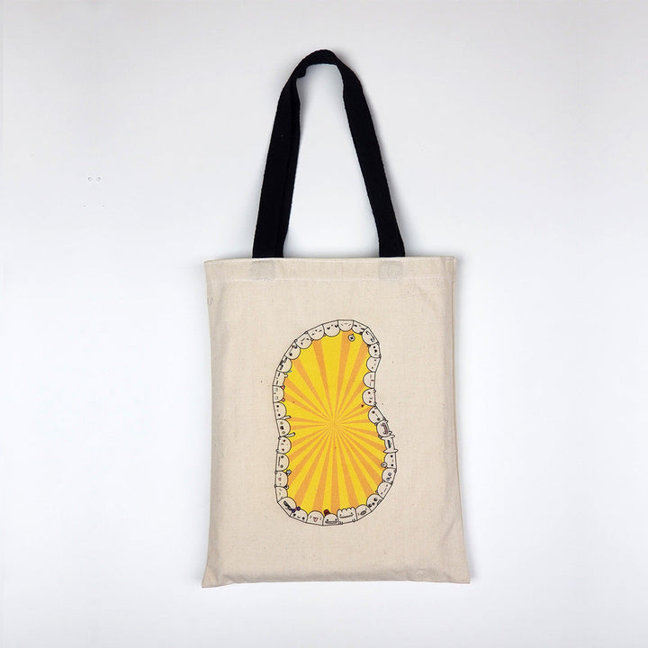 Tote bags in Egypt. Linen is the material used in the shopping bag. There is two different shapes Portrait tote bag & Landscape tote bag. It's Eco-friendly & fashion bag. 