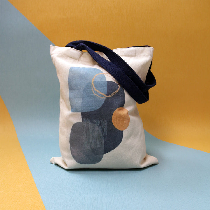 Tote bags in Egypt. Linen is the material used in the shopping bag. There is two different shapes Portrait tote bag & Landscape tote bag. It's Eco-friendly & fashion bag. 